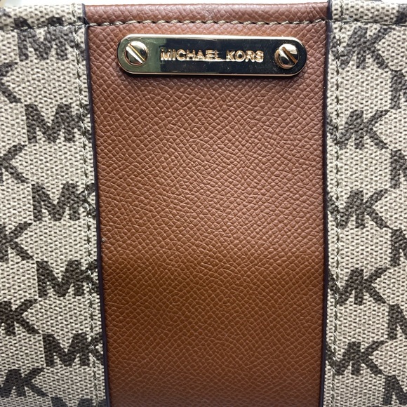 Michael Kors belt bag - Picture 6 of 12